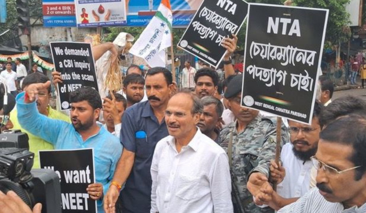 Adhir Ranjan Chowdhury heading the West Bengal protest